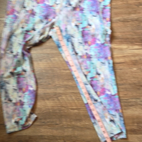 RBX Watercolor Seascape Ultra Hold Capris in Soft Blues and Purples Size XL - Picture 7 of 10